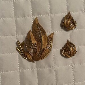 Elegant Gold Leaf Brooch and clip on Earring Set
